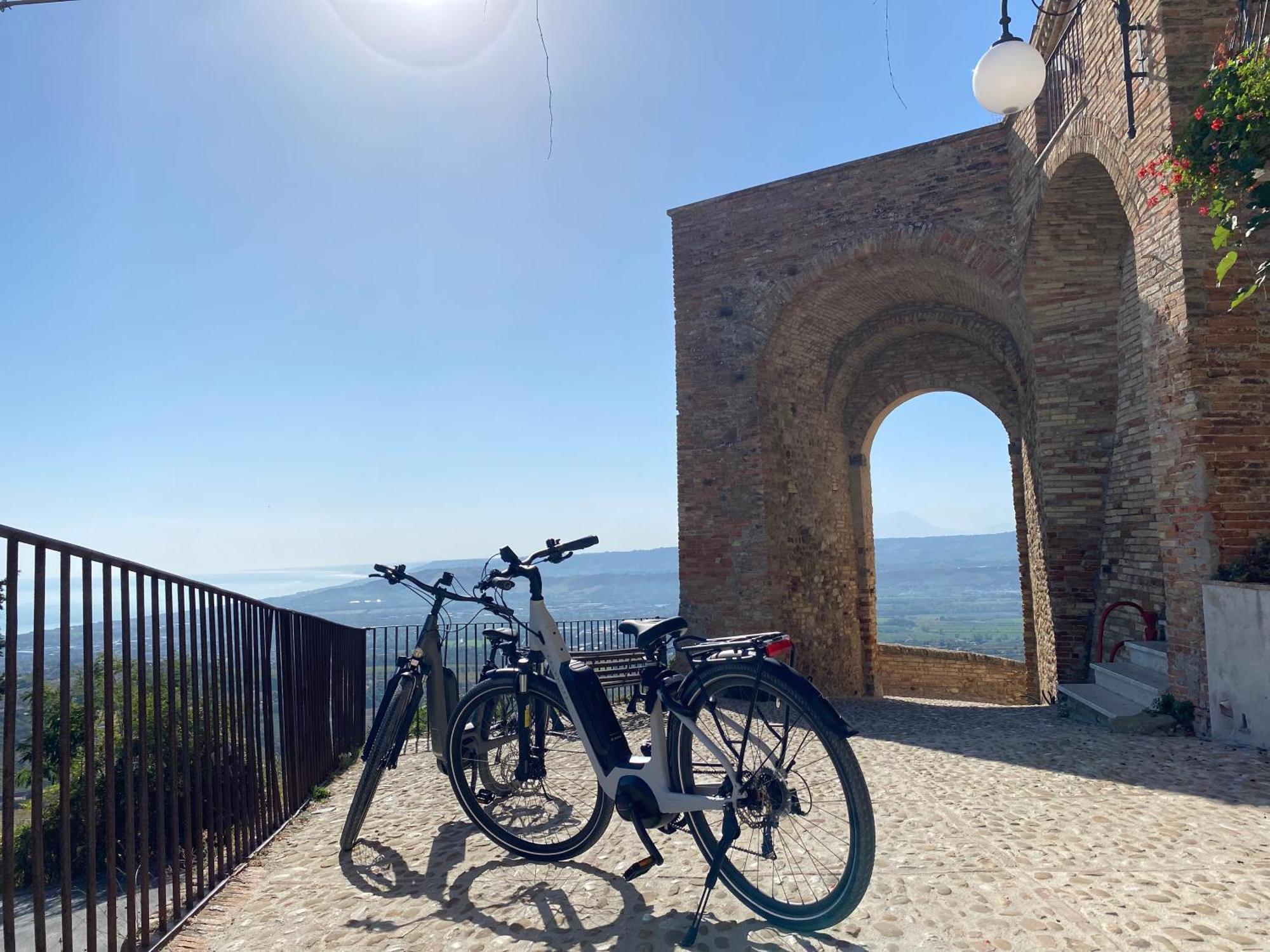 Seta Luxury Apartment Roseto Degli Abruzzi Luaran gambar
